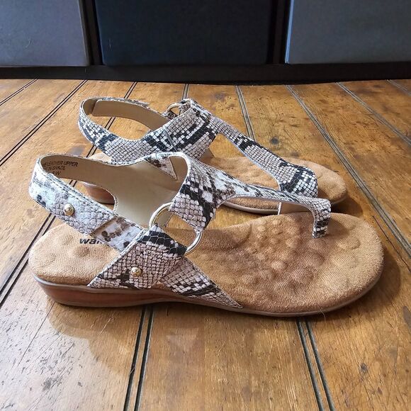 Walking Cradles NATALIA Leather Snakeskin Print Toe Loop Sandals Size 8 W - Picture 2 of 7